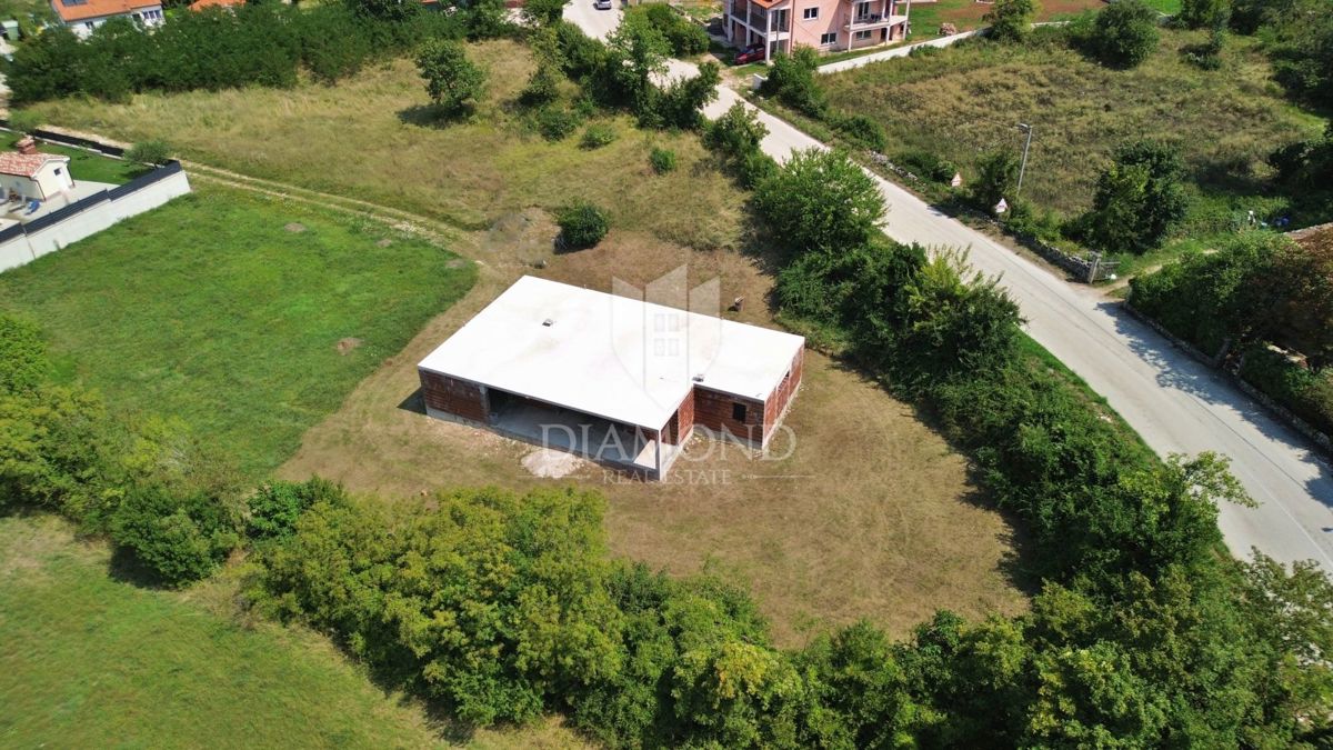Labin, okolica, hiša Roh-bau na odlični lokaciji