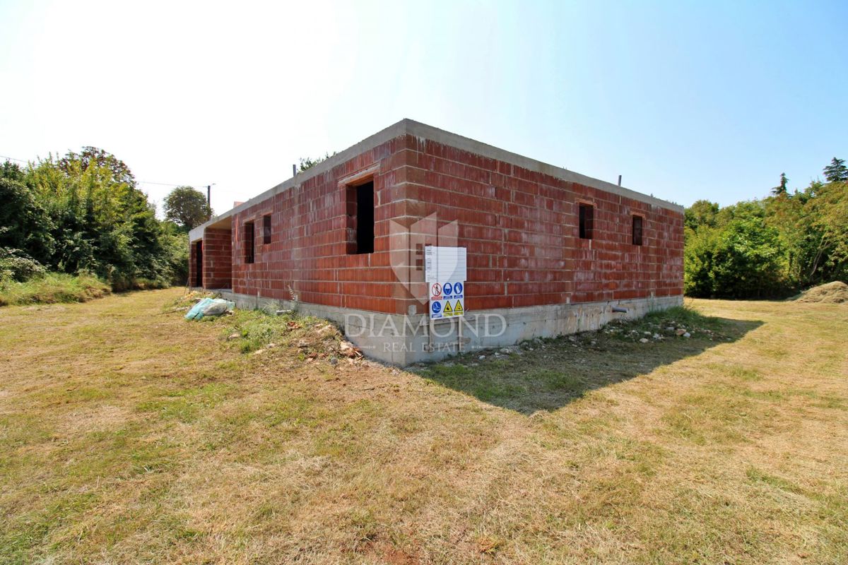 Labin, okolica, hiša Roh-bau na odlični lokaciji