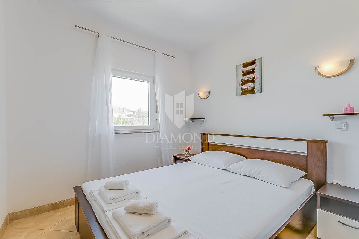 Novigrad, dva apartmaja 300m od morja!