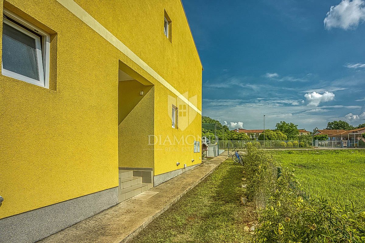 Novigrad, dva apartmaja 300m od morja!