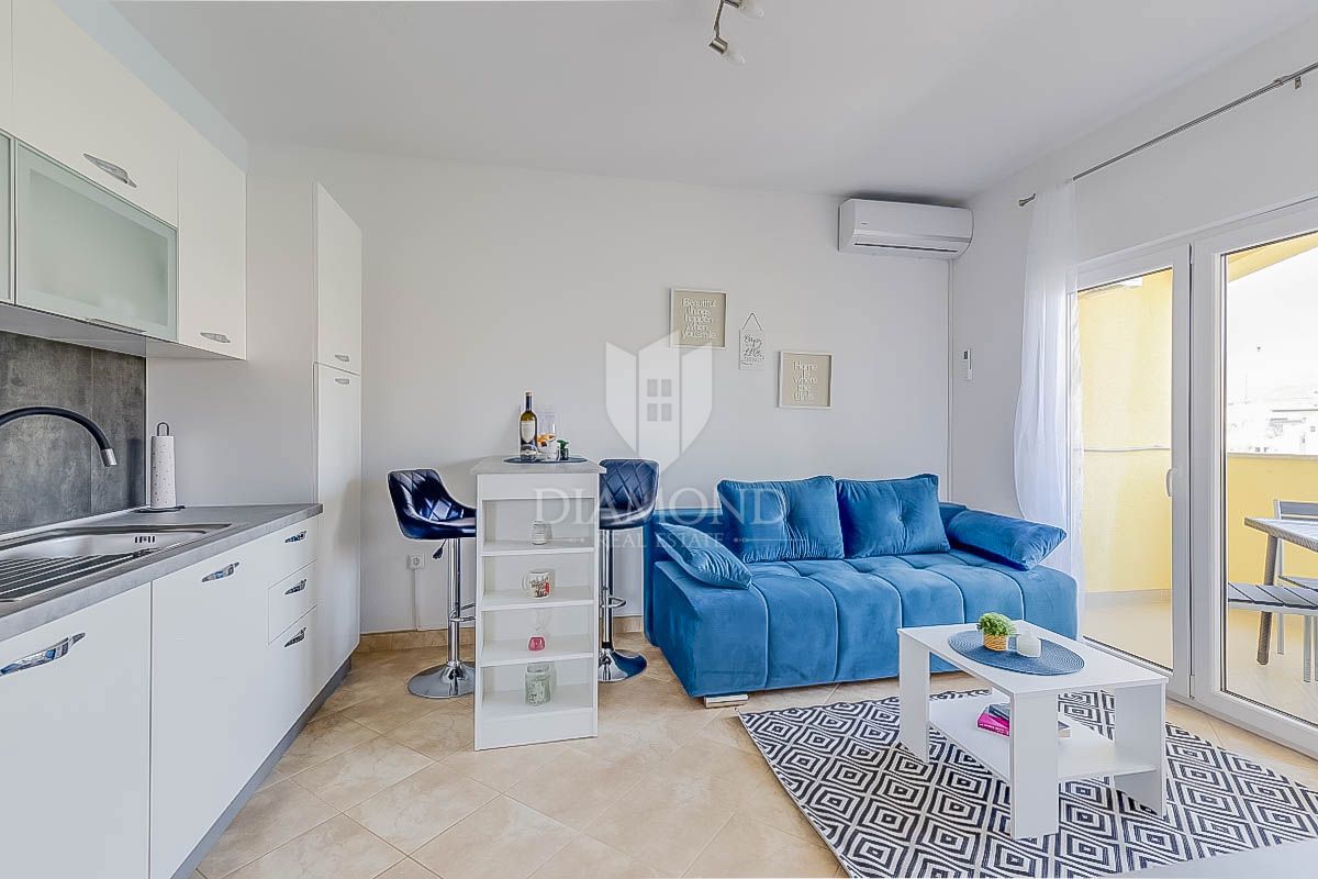 Novigrad, dva apartmaja 300m od morja!