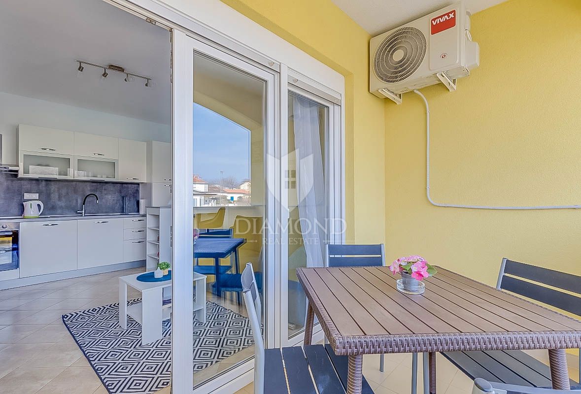 Novigrad, dva apartmaja 300m od morja!