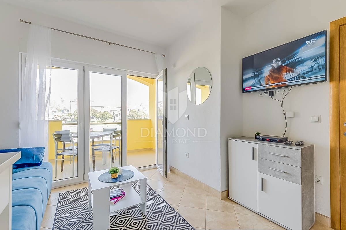 Novigrad, dva apartmaja 300m od morja!
