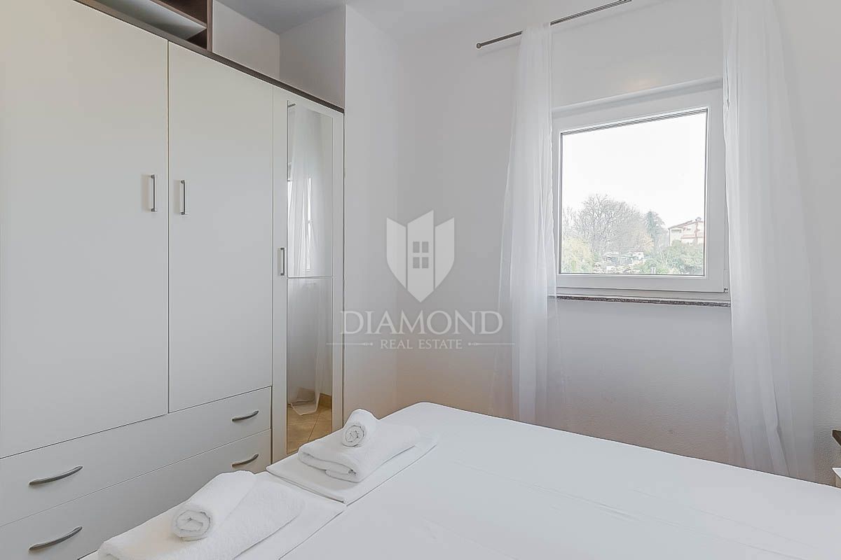 Novigrad, dva apartmaja 300m od morja!