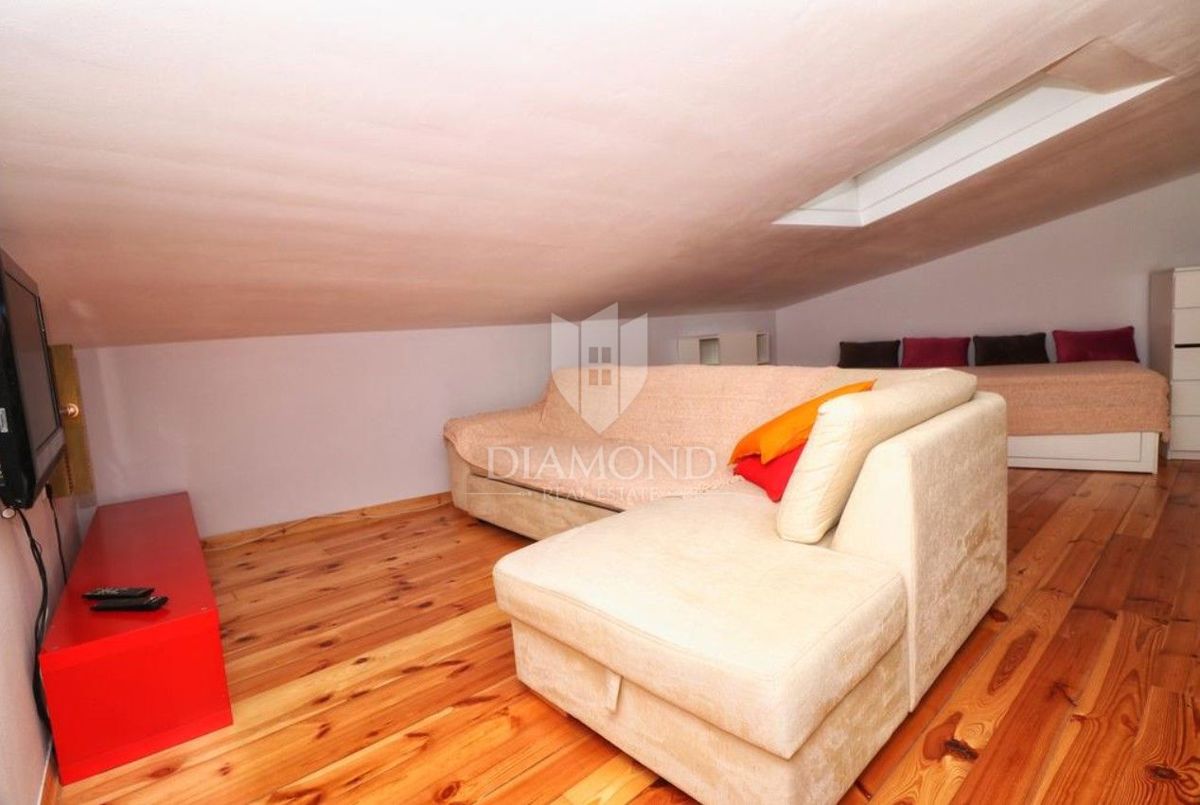 Rovinj! Apartma, balkon, parkirišče, 200 m do plaže!