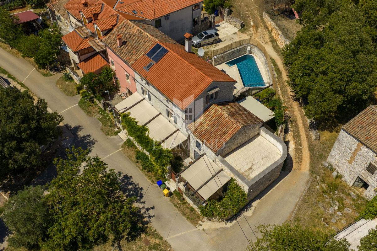 PRILOŽNOST! Istra, Avtentična kamnita hiša z bazenom