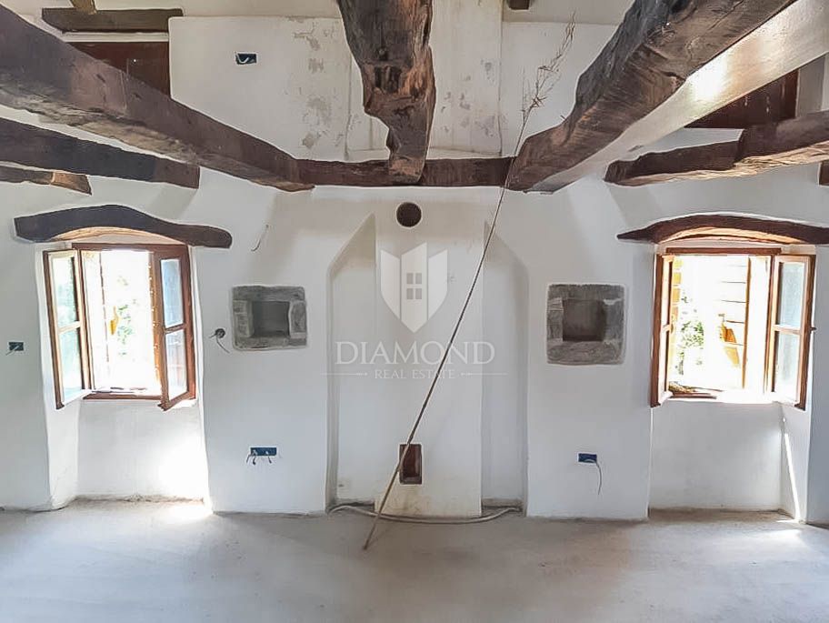 Buje, okolica - samostojna hiša s panoramskim razgledom!