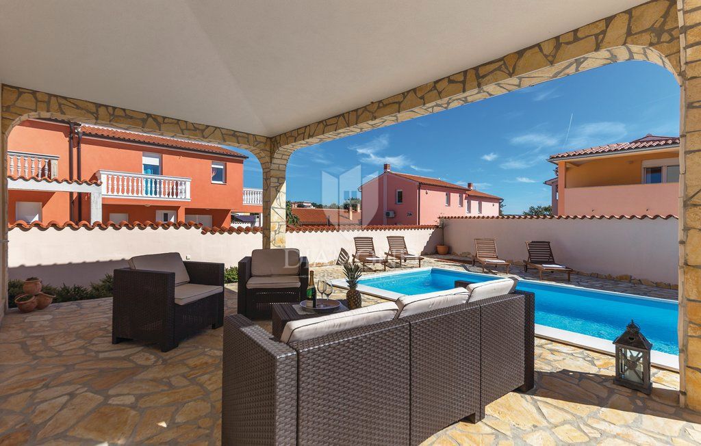 Priložnost! Počitniška hiša blizu morja, Fažana