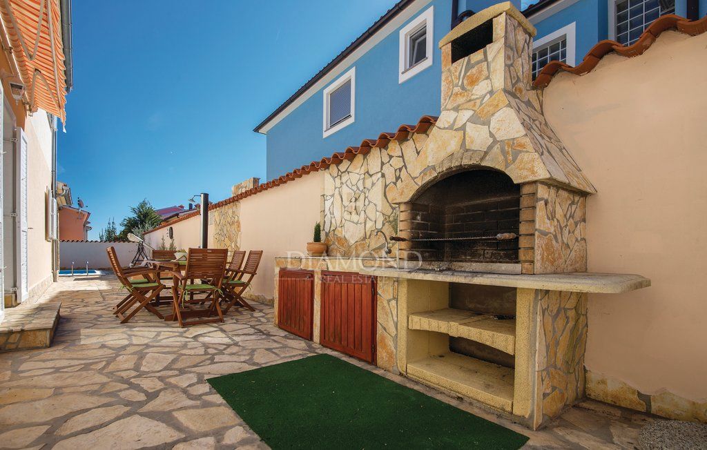 Priložnost! Počitniška hiša blizu morja, Fažana