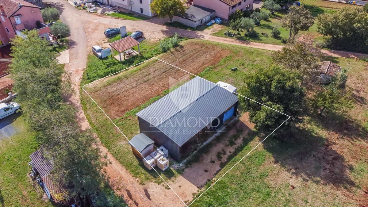 Novigrad, okolica, čudovito gradbeno zemljišče!