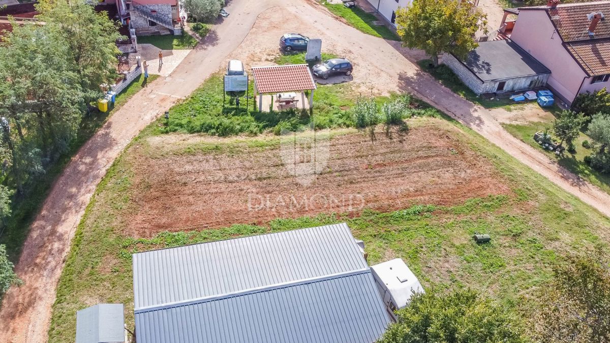 Novigrad, okolica, čudovito gradbeno zemljišče!