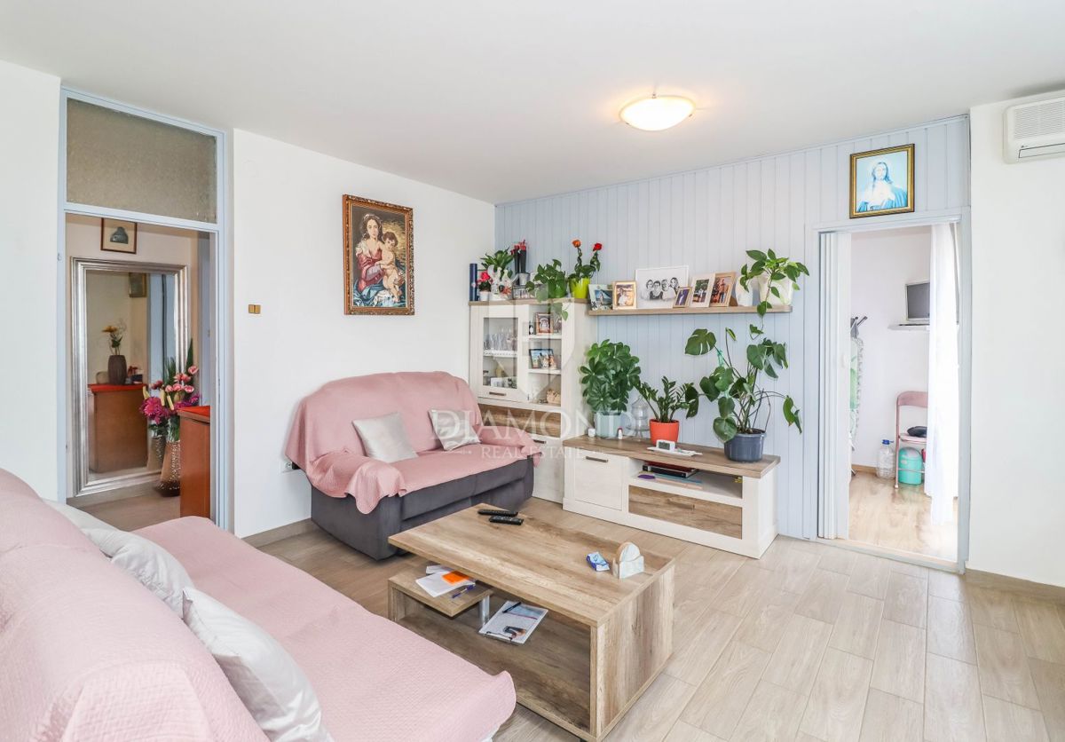 Rovinj, dvosobno stanovanje, balkon, parkirišče