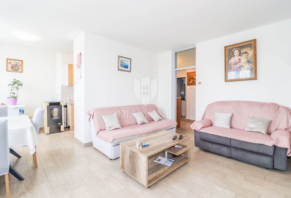 Rovinj, dvosobno stanovanje, balkon, parkirišče