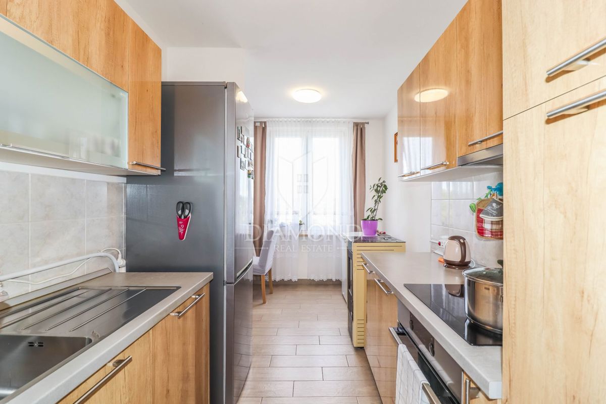 Rovinj, dvosobno stanovanje, balkon, parkirišče