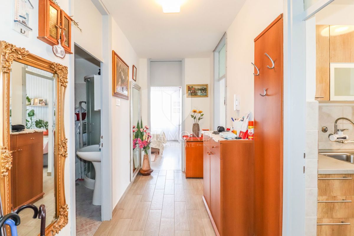 Rovinj, dvosobno stanovanje, balkon, parkirišče