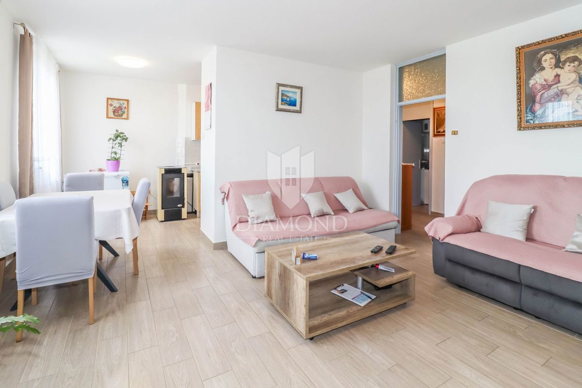 Rovinj, dvosobno stanovanje, balkon, parkirišče