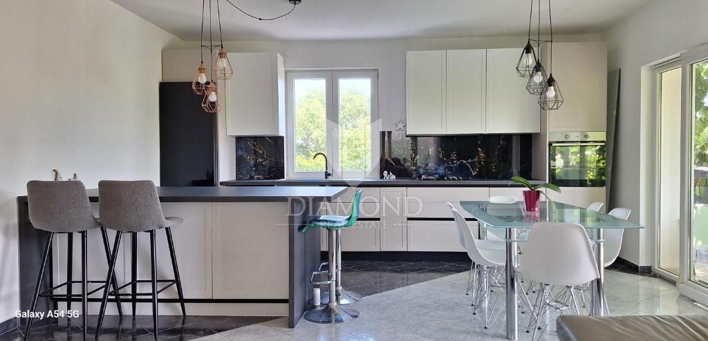 Hiša Busoler, Pula, 150m2