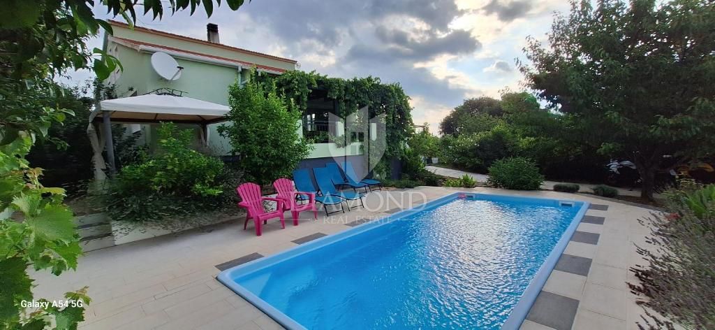 Hiša Busoler, Pula, 150m2