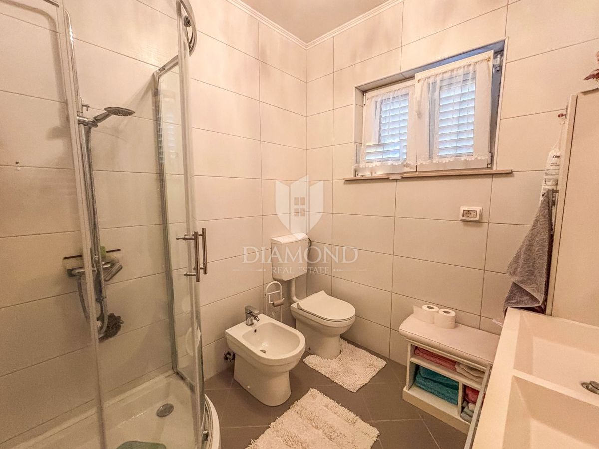 Istra, Novigrad, Apartma s pogledom na morje v središču Novigrada!