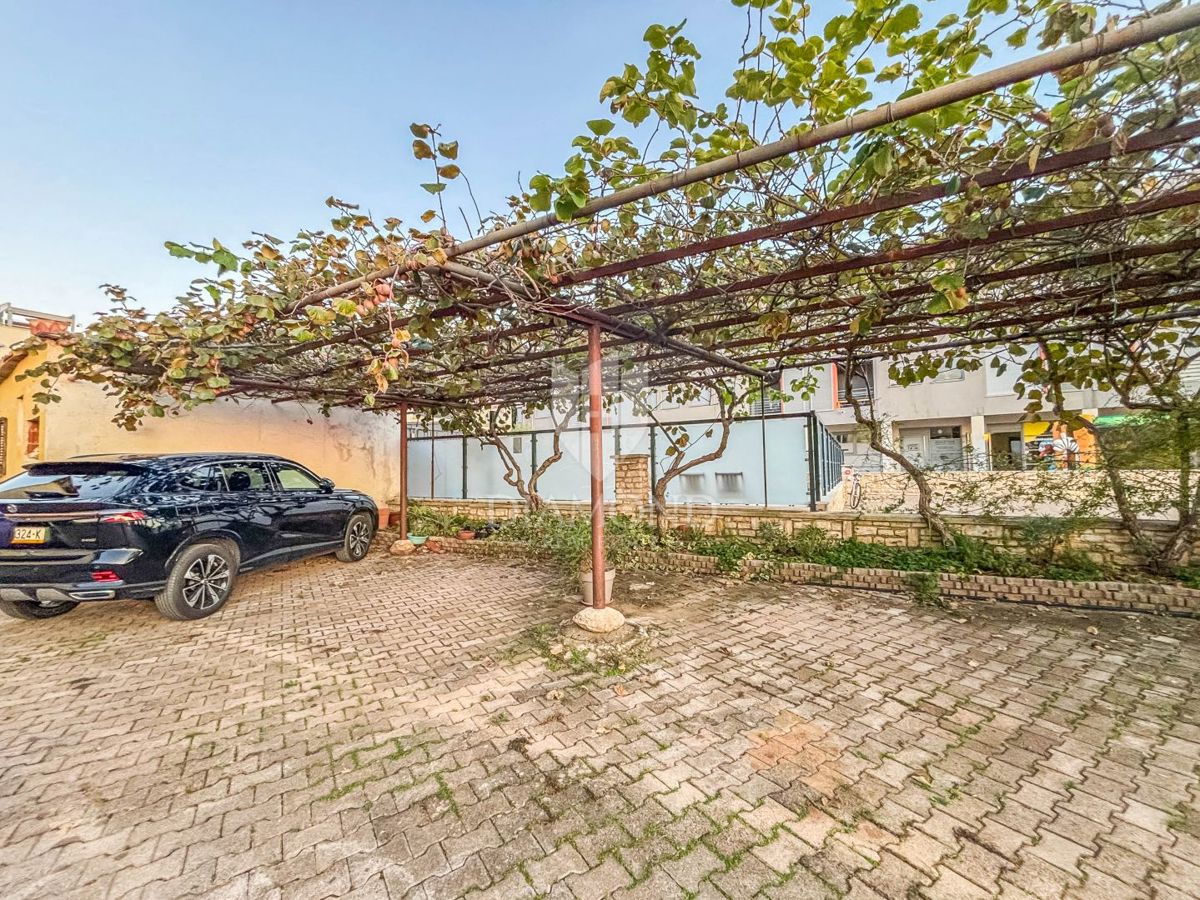 Istra, Novigrad, Apartma s pogledom na morje v središču Novigrada!