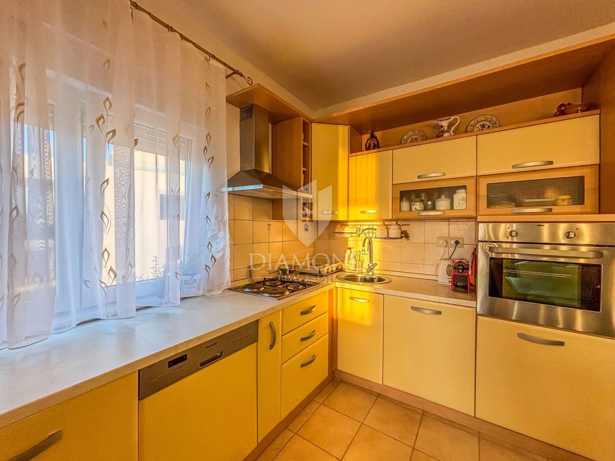 Istra, Novigrad, Apartma s pogledom na morje v središču Novigrada!
