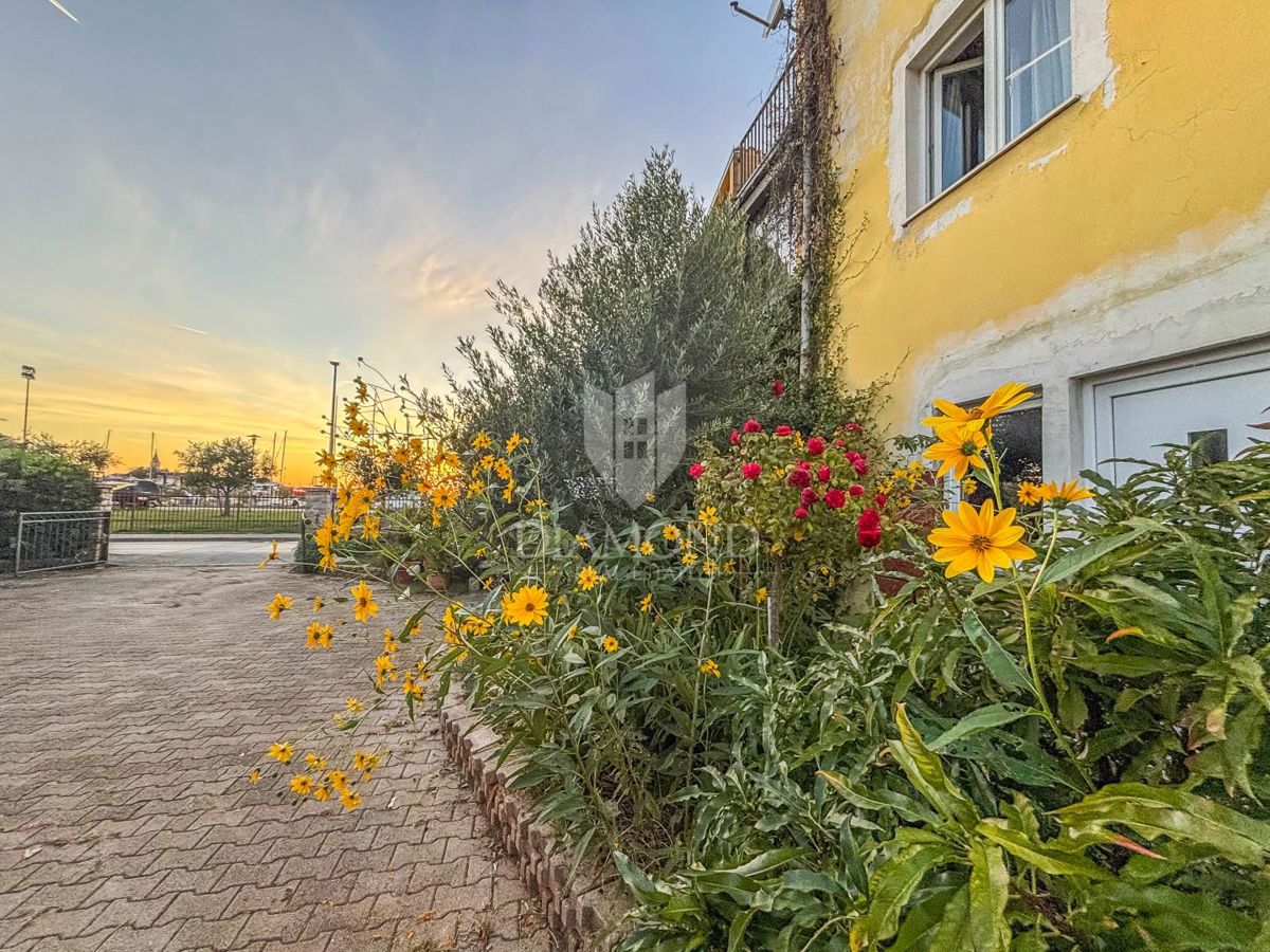 Istra, Novigrad, Apartma s pogledom na morje v središču Novigrada!