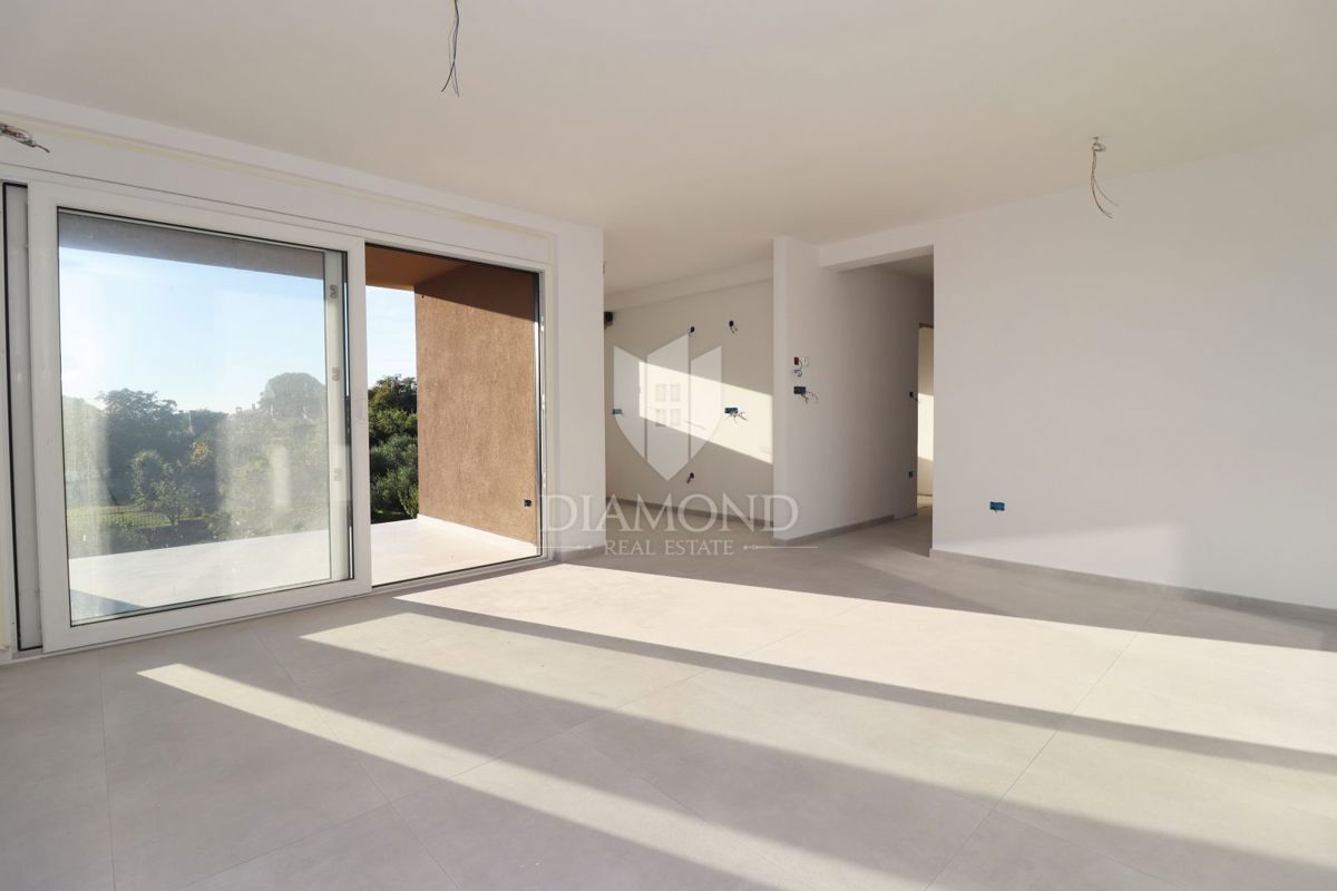 Poreč, novozgrajeno stanovanje v bližini morja