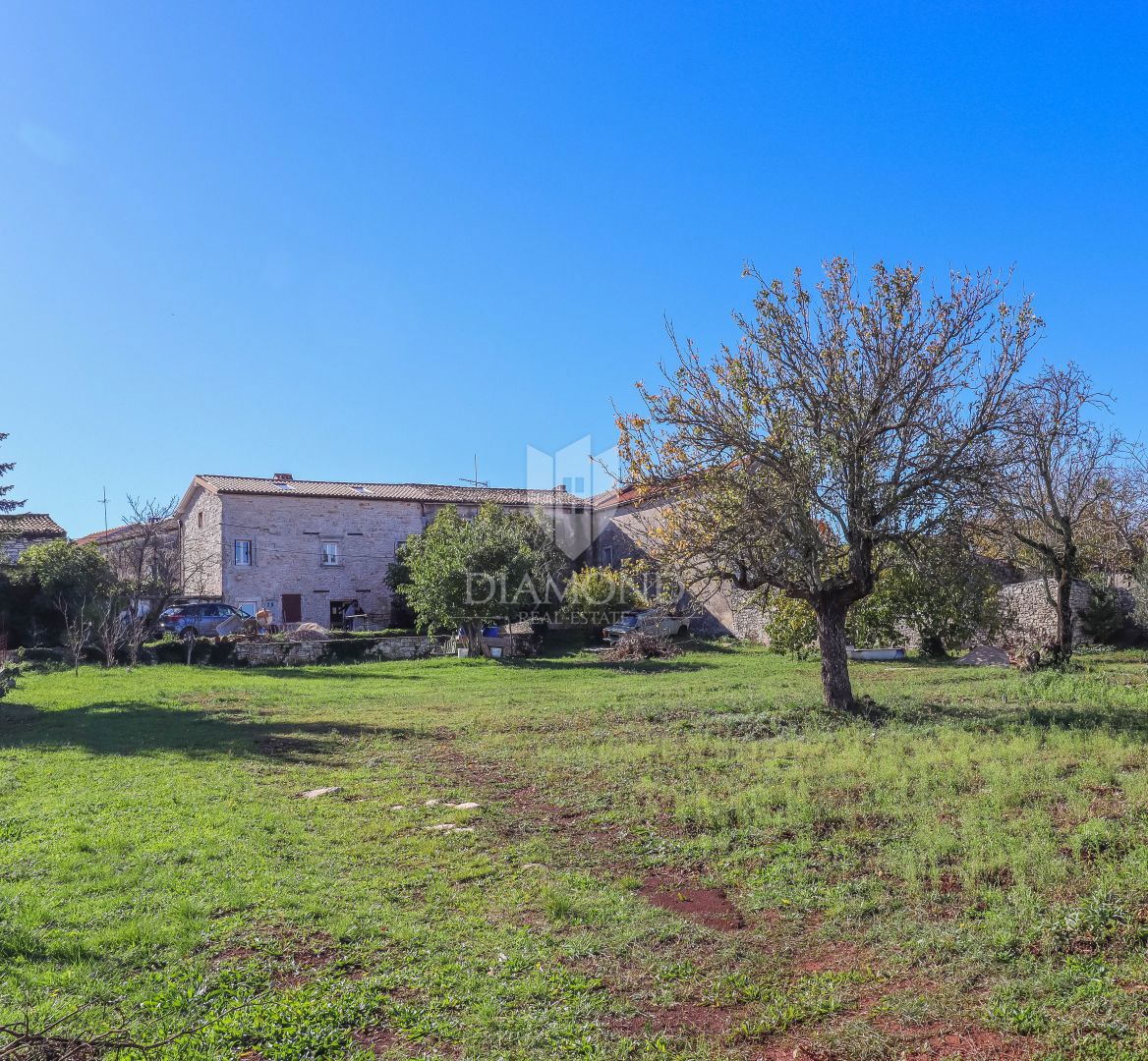 Priložnost! ROVINJ, okolica, kamnita lepotica!