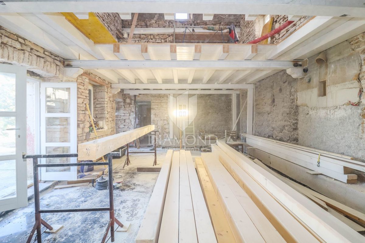 Priložnost! ROVINJ, okolica, kamnita lepotica!