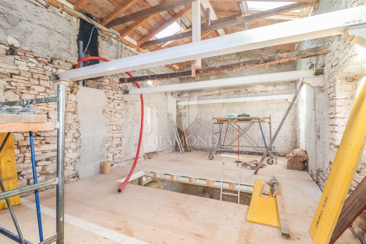 Priložnost! ROVINJ, okolica, kamnita lepotica!