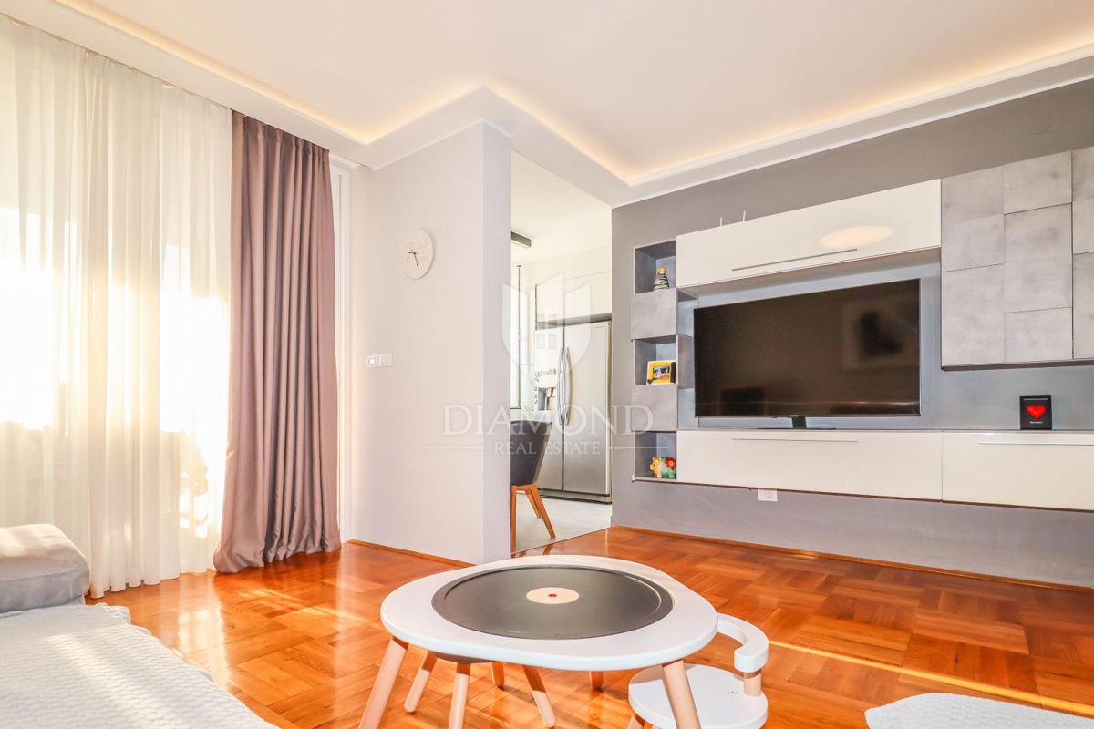 Rovinj! Center, novo stanovanje, parkirišče!