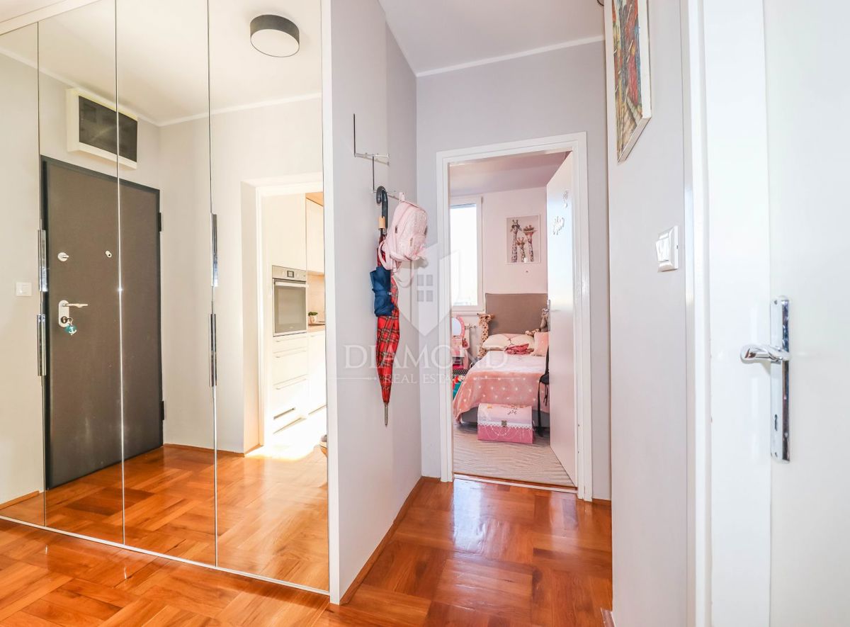 Rovinj! Center, novo stanovanje, parkirišče!