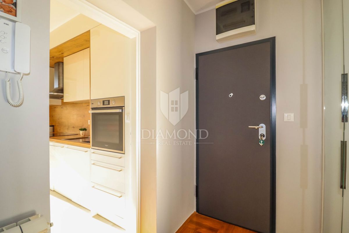 Rovinj! Center, novo stanovanje, parkirišče!