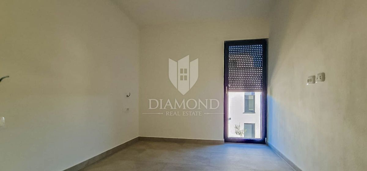 Priložnost! Atraktivna hiša dvojček blizu morja!