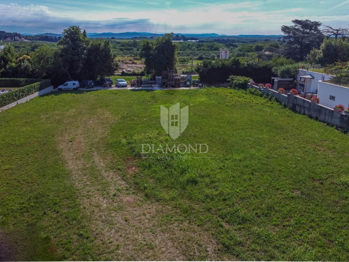 Savudrija, zazidljivo zemljišče nedaleč od morja!