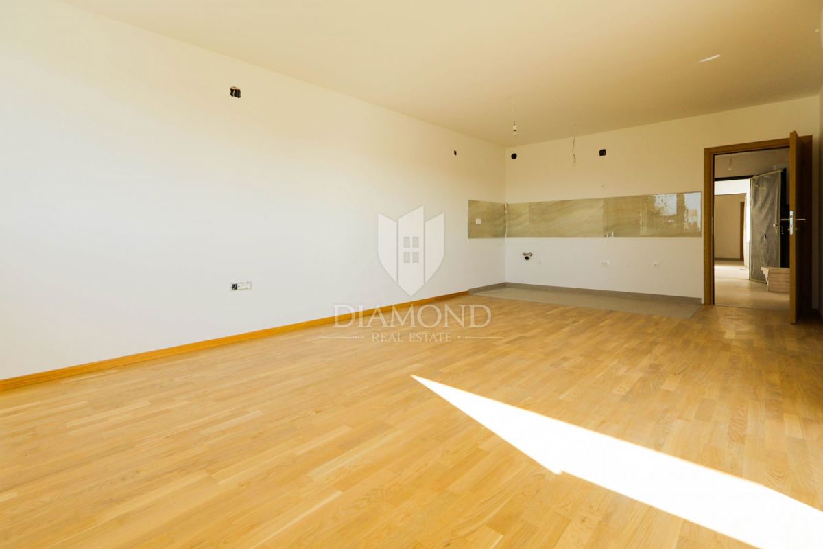 Apartmaj Prozorje, Dugo Selo - Okolica, 75m2