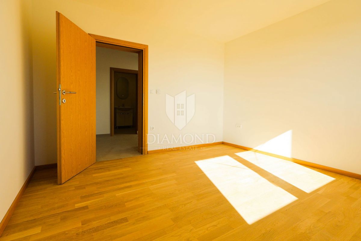 Apartmaj Prozorje, Dugo Selo - Okolica, 75m2