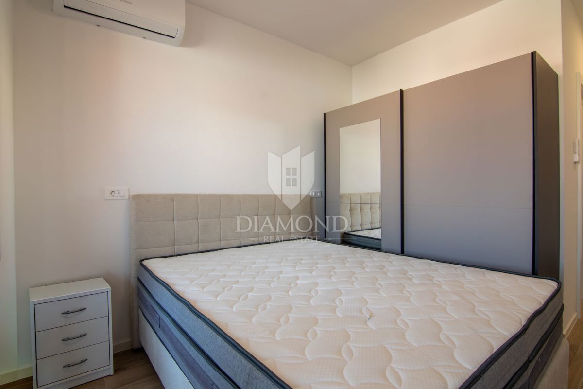 POL-SAMOSTOJNA HIŠA Z BAZENOM V MALINSKI