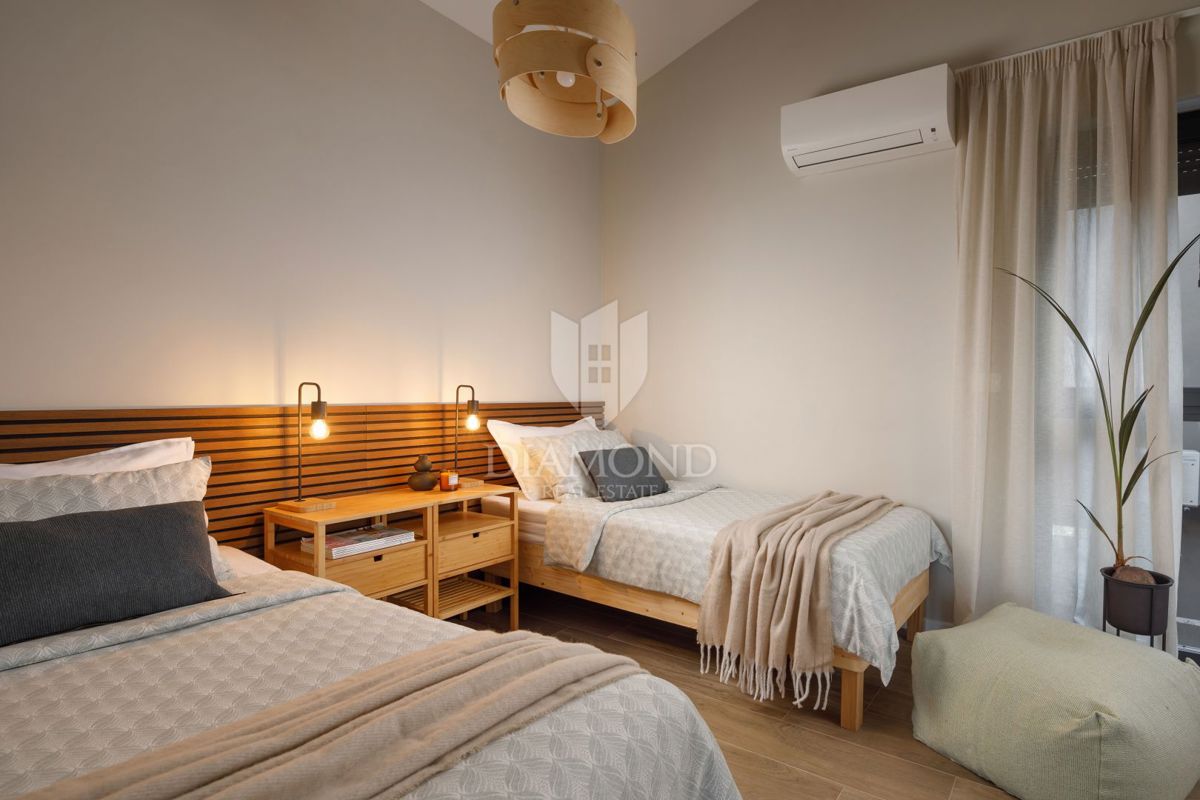 Poreč – moderna vrstna hiša blizu morja in centra