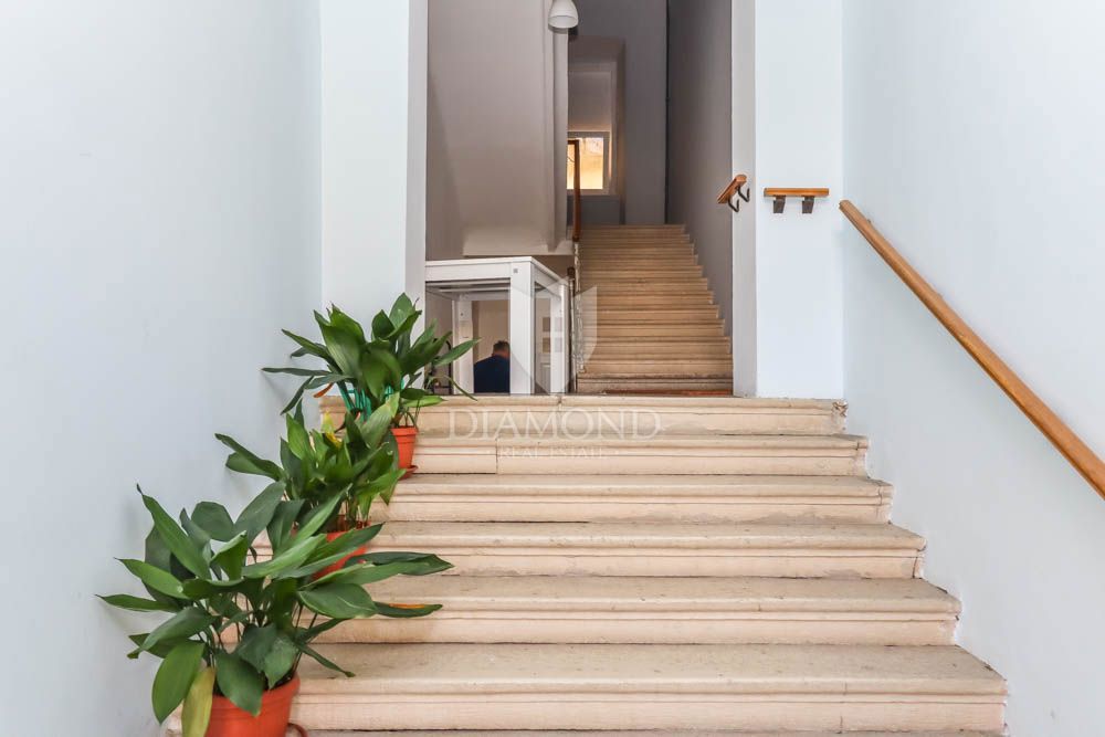 Apartmaj Centar, Pula, 420m2