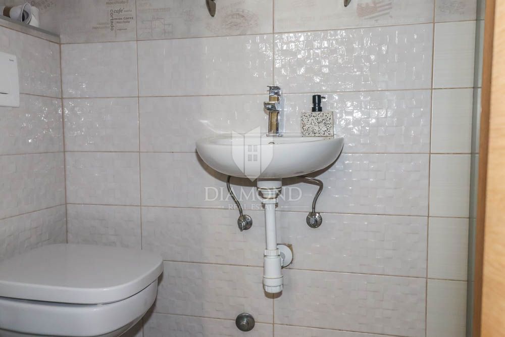 Apartmaj Centar, Pula, Mletačka ulica 12, 400m2