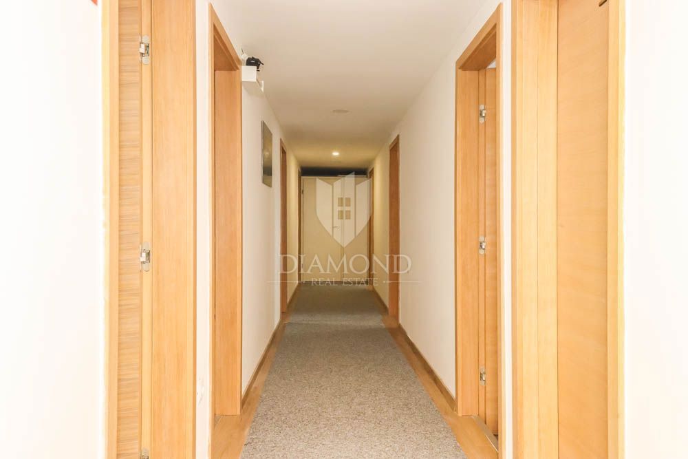 Apartmaj Centar, Pula, Mletačka ulica 12, 400m2