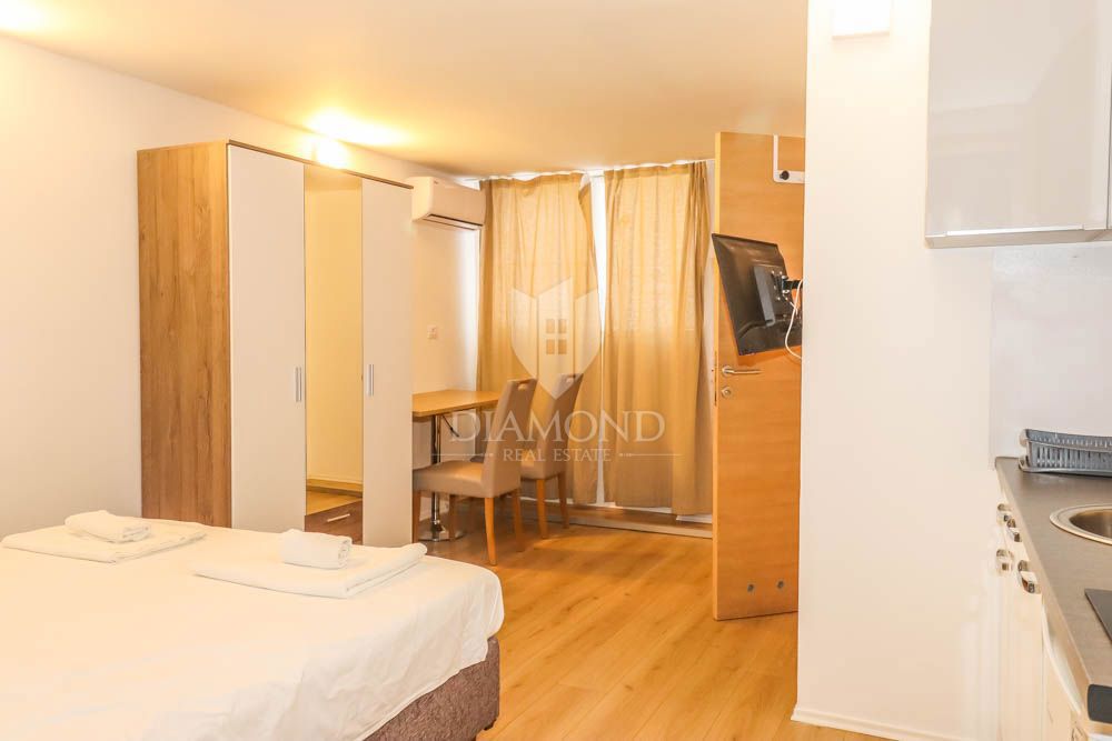 Apartmaj Centar, Pula, Mletačka ulica 12, 400m2