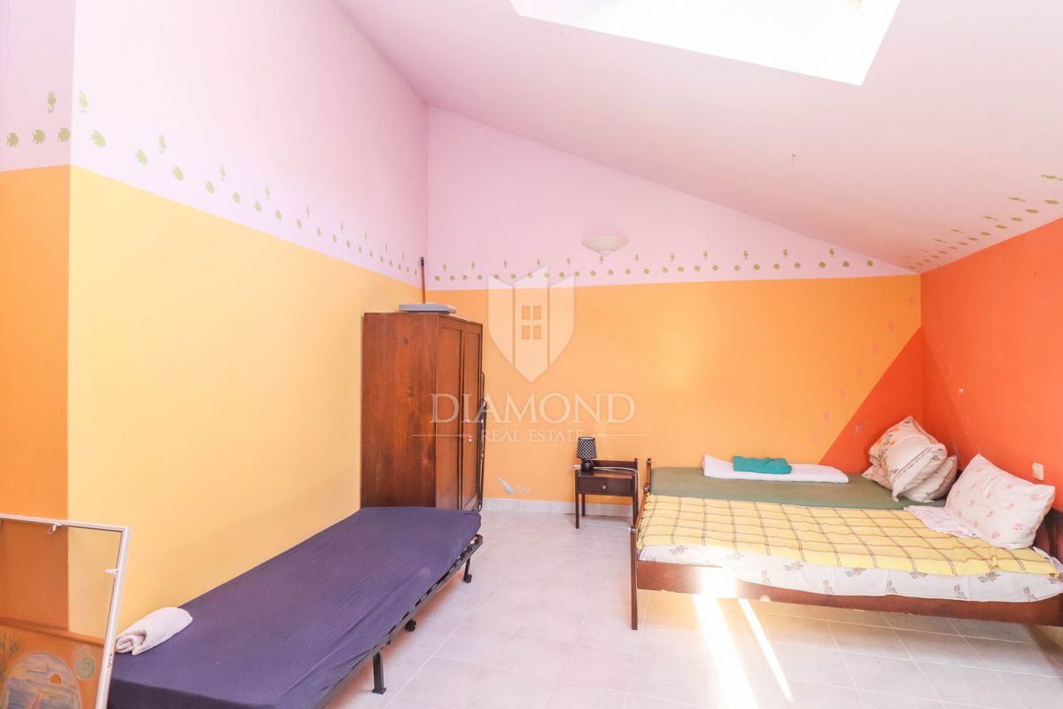 Ližnjan, ugodna hiša s 3 spalnicami!