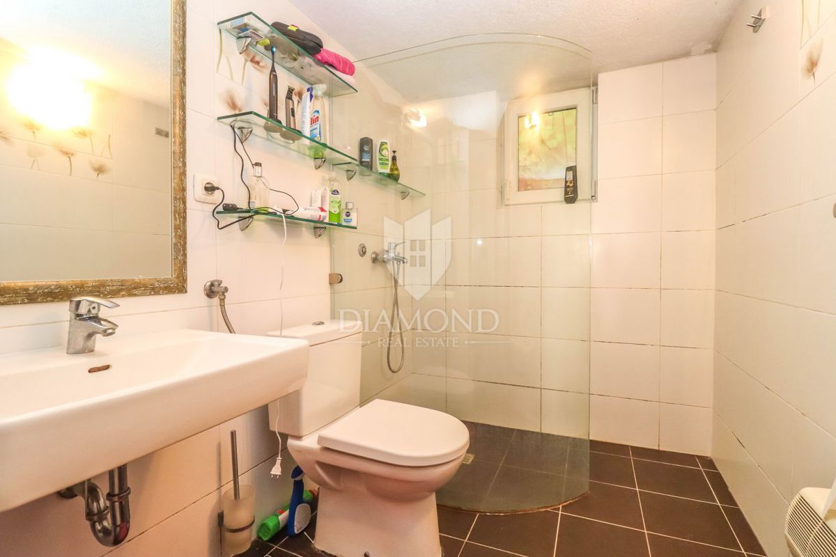 Ližnjan, ugodna hiša s 3 spalnicami!