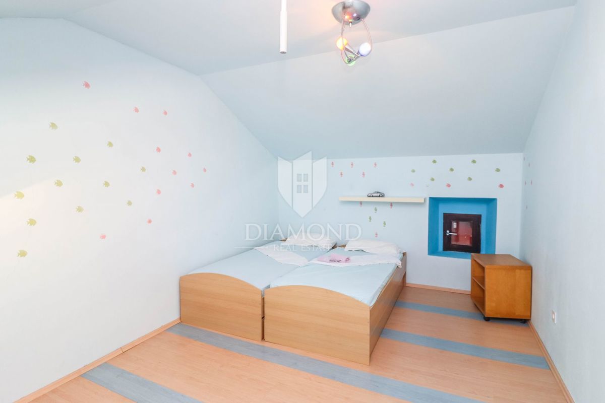 Ližnjan, ugodna hiša s 3 spalnicami!