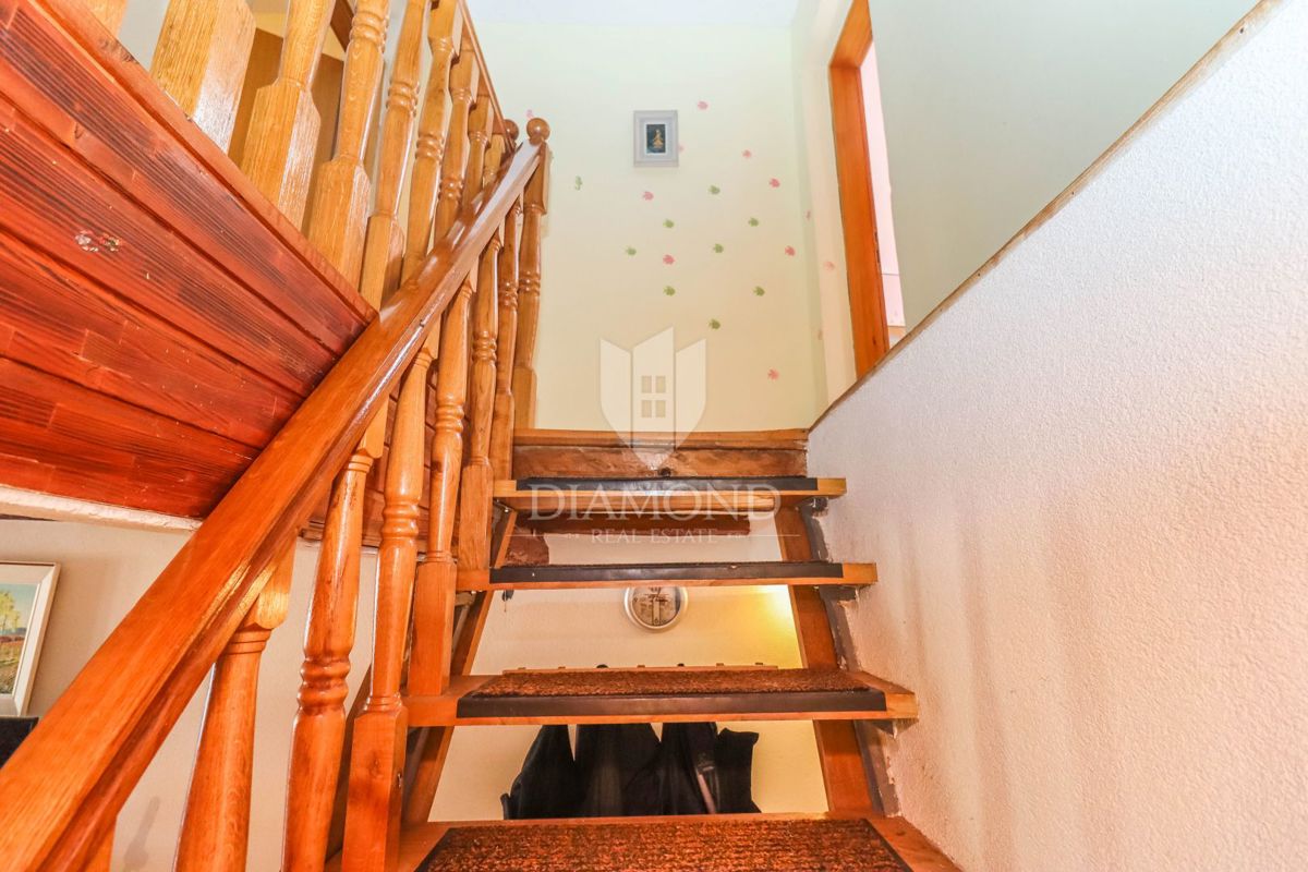 Ližnjan, ugodna hiša s 3 spalnicami!