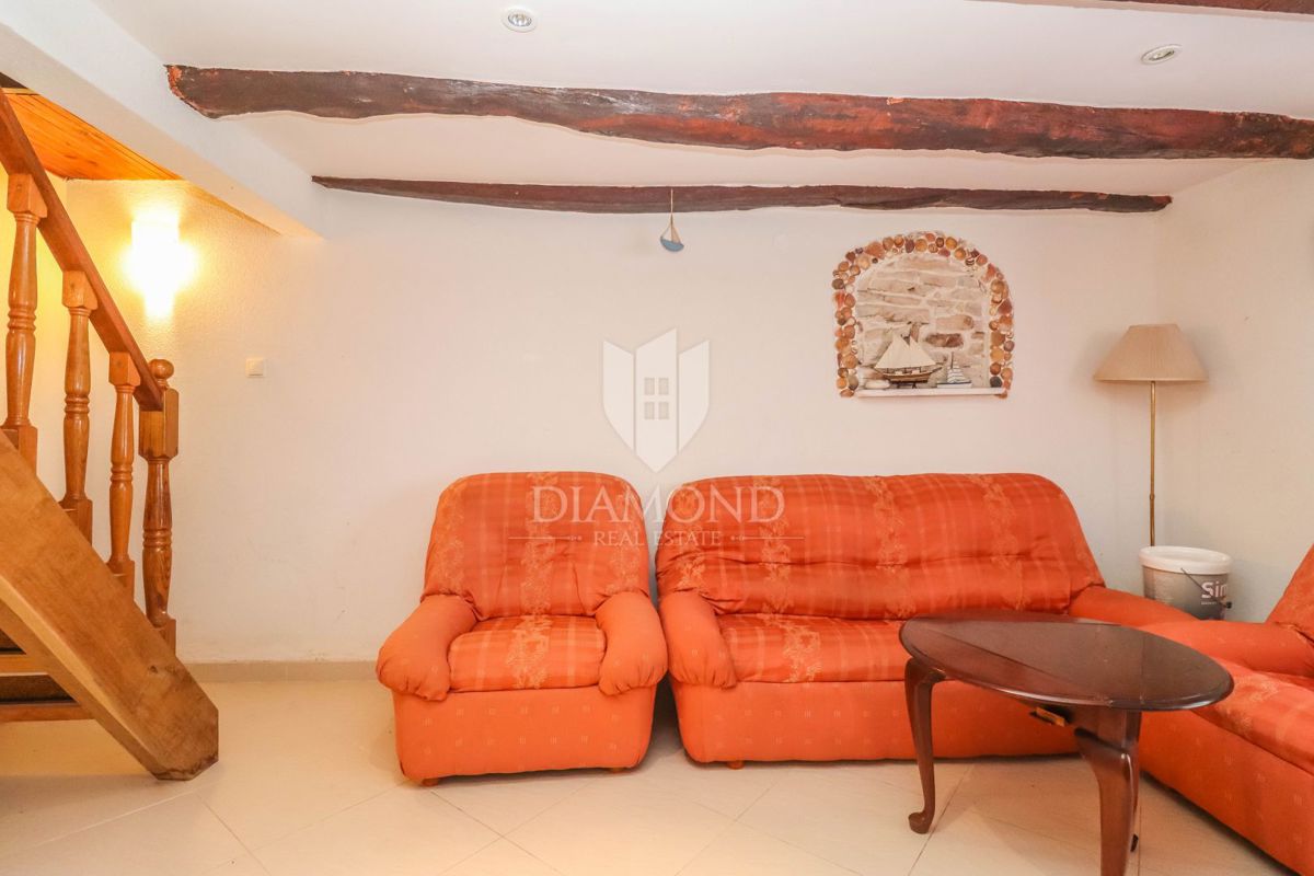 Ližnjan, ugodna hiša s 3 spalnicami!