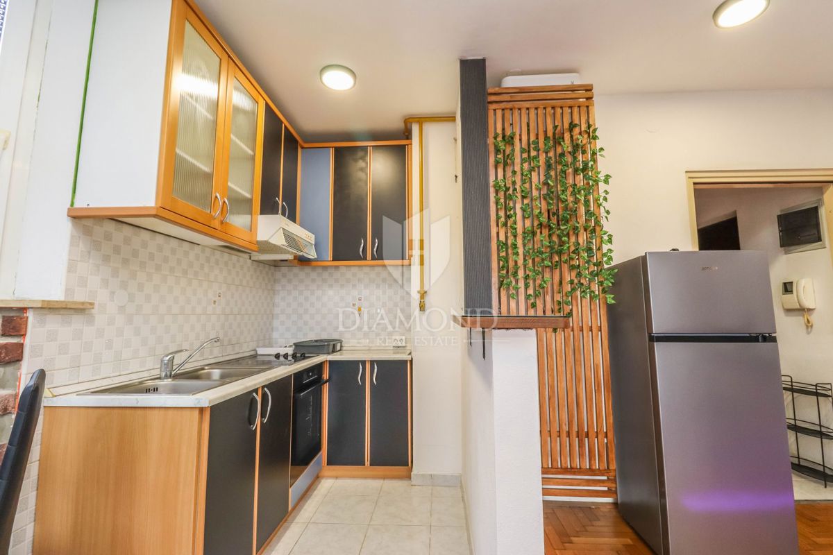 Najboljša lokacija med morjem in mestom, parkirišče in shramba