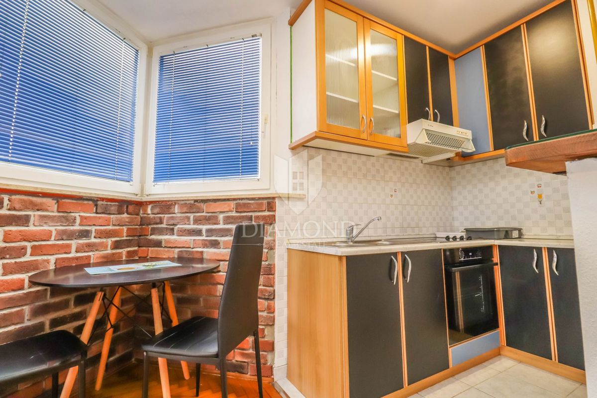 Najboljša lokacija med morjem in mestom, parkirišče in shramba